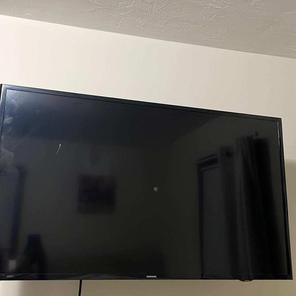 Samsung 34” smart Tv. Only two years old.